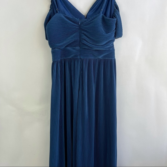 ASTR And The Label Pleated Cutout Jumpsuit Large - Picture 5 of 9